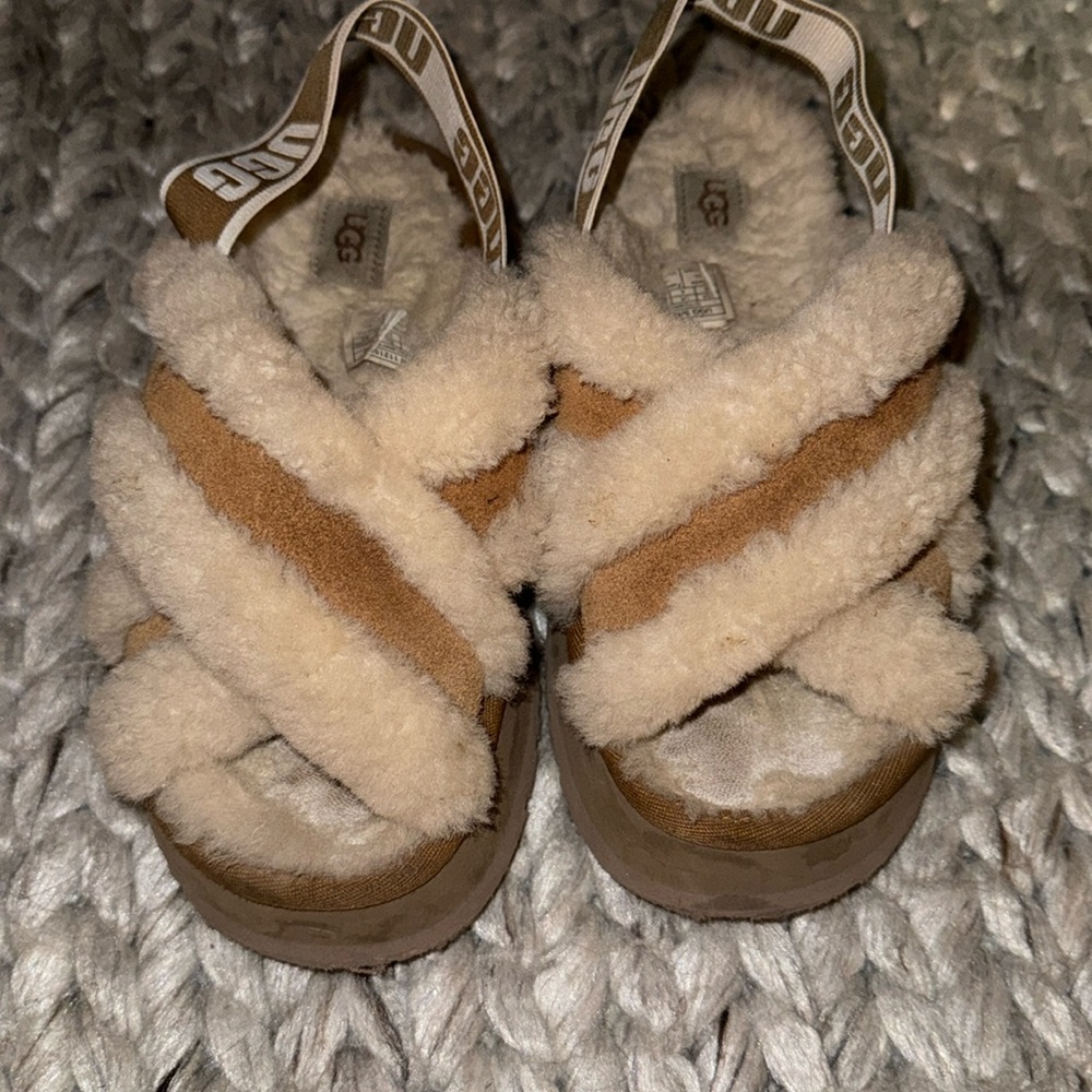 UGG Women's Fluffy Tan Sandals